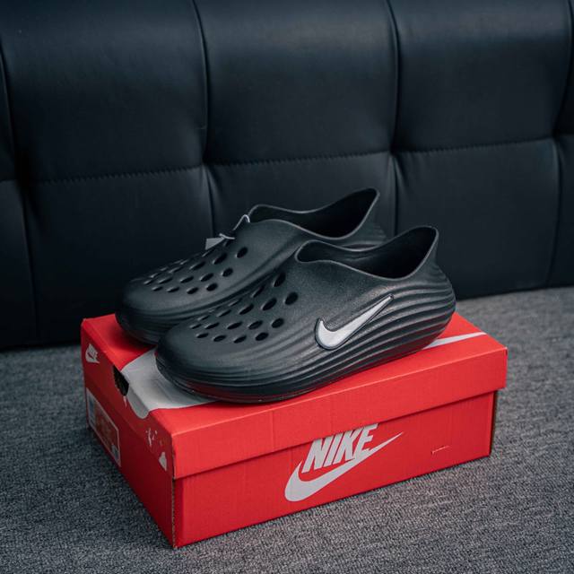 核心私 Nike Reactx Rejuven8 耐克夏日穿搭凉鞋 #采用质感柔软且出众回弹的 Reactx泡绵，缔造非凡舒适的日常穿着体验，助你保持活力。 货