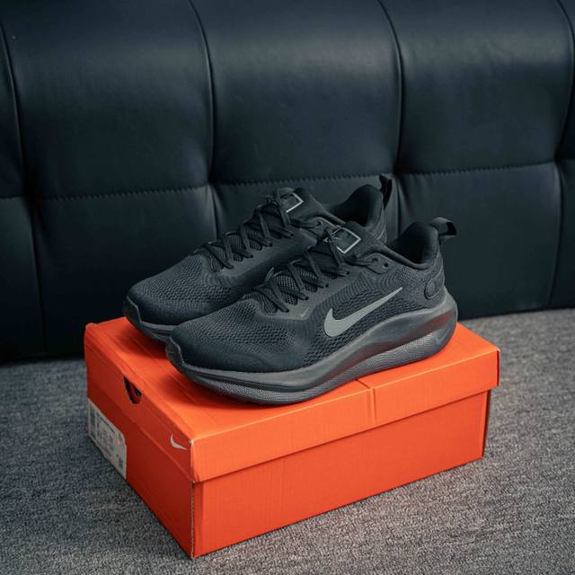 核心私 耐克 Nike Infinity Run 5 男子缓震透气公路跑步鞋 该版 Nike Infinity Run 5 登月5代采用 Reactx 泡绵，塑