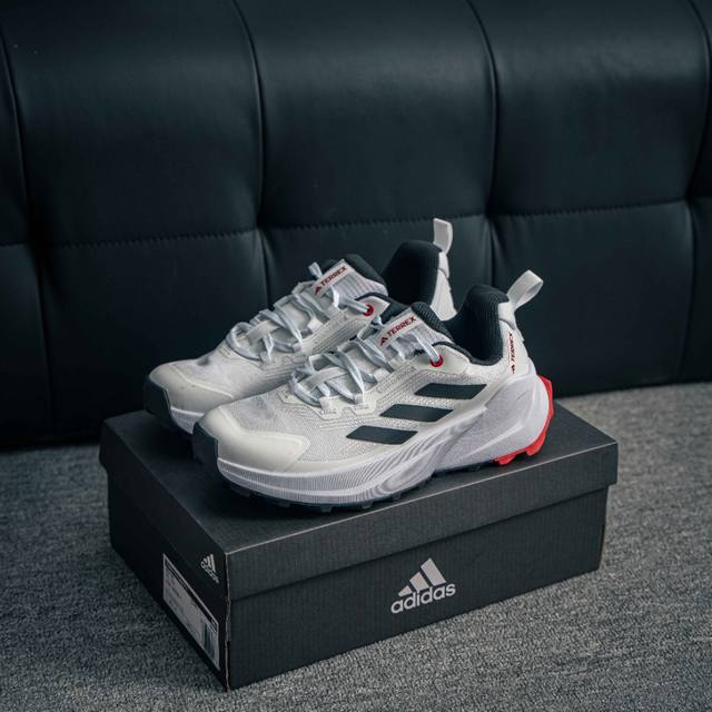 核心私 Adidas Terrex Free Hiker 2 Low Gtx 舒适 减震防滑耐磨 低帮 徒步登山鞋 看起来像普通运动鞋的徒步鞋，才是绝大多数人日