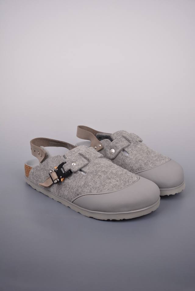 迪奥Dior 联名X 勃肯Birkenstock 机能锁扣设计 神作联名款 日系与先锋的结合体 黑色 沙色 采用头层牛反绒皮 真材实料 木屑大底 独家开磨 区别