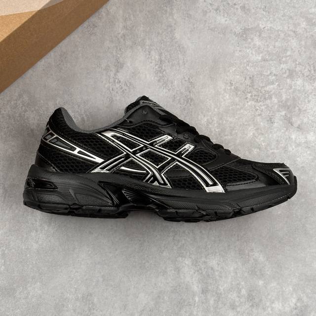 本地 核心私 Asics 亚瑟士 Gel-1130 男女时尚透气 健步减震 运动潮流耐磨休闲鞋 选用网眼与皮革相接，复古而富有层次感。网布搭配银色金属感线条，虎