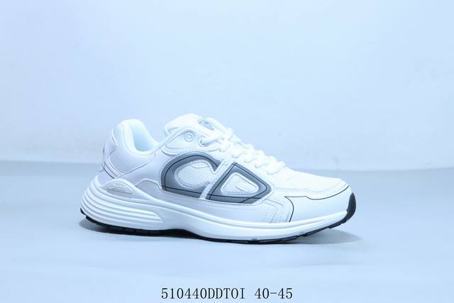 迪奥 Dior X Air Jordan 1 High Og 跑鞋 迪奥 跨界联名 乳白色与 Dior 灰的拼接，彰显高级气质 Dior 复古运动鞋 51044