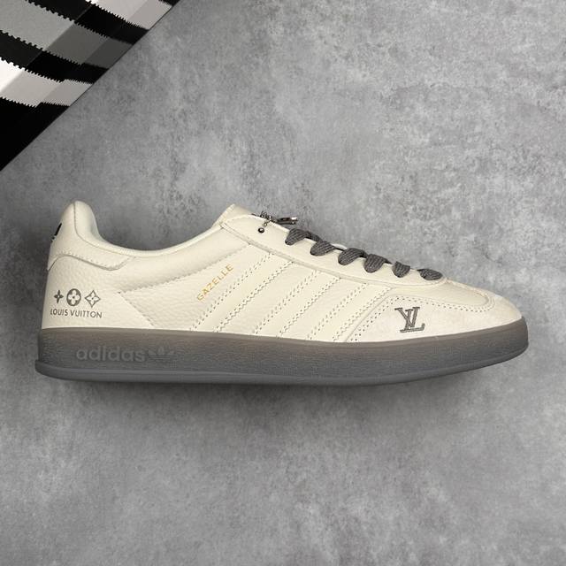 本地 核心私 Adidas Originals Samba Og X Louis Vuitton 白灰满天星 三叶草休闲防滑耐磨低帮板鞋 鞋头出色设计 塑就出众