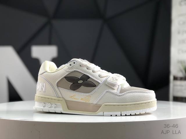 路易威登 Louis Vuitton Lv路易威登板鞋 乘风破浪的姐姐争先种草款,舒适透明底和百搭性霸屏整个时尚娱乐圈，正品1:1套楦复刻，细节调整完美主义！鞋