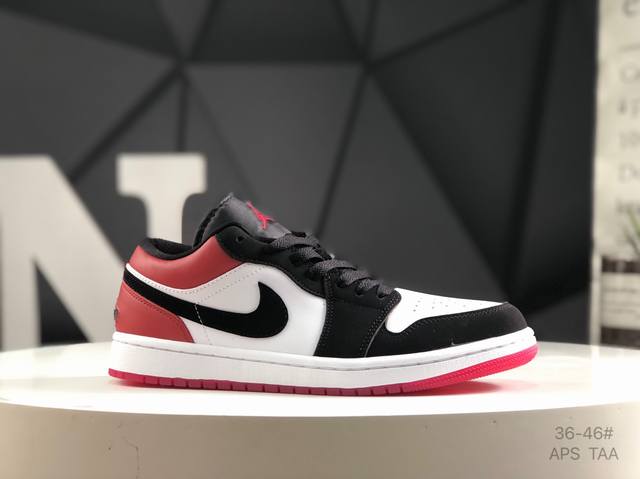 真标带半码 耐克 Air Jordan 1 Low 低帮 蓝柠檬 Aj1 乔丹1代 Aj1 乔1 低邦 蓝黄拼接 乔丹篮球鞋系列 鞋身采用蓝色皮革勾勒轮廓，明黄