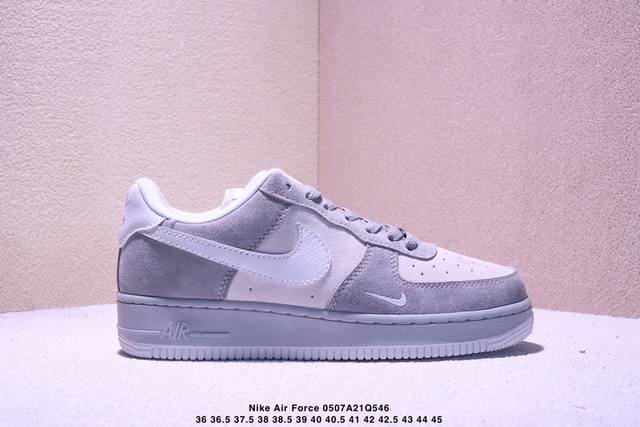 简介：耐克Nike Air Force 1 Low 空军一号 气垫 低帮百搭休闲运动板鞋。柔软、弹性十足的缓震性能和出色的中底设计，横跨复古与现代的外型结合，造