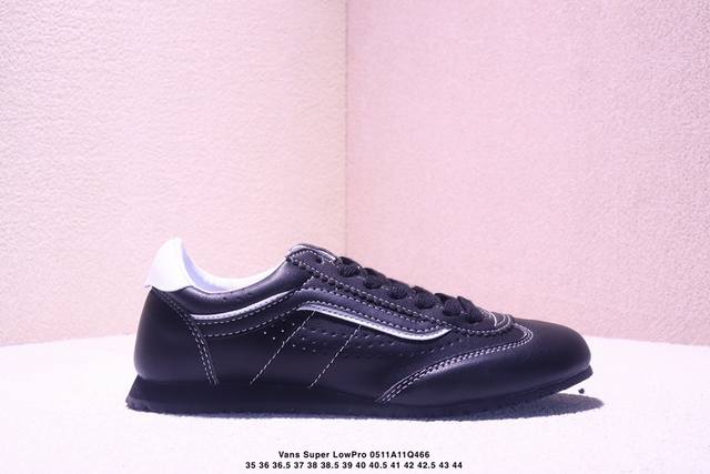 全新系列 Vans Super Lowpro 复古薄底 Vans Super Lowpro 的原型为 Vans 在上世纪 80 年代推出的一款竞赛鞋 Style