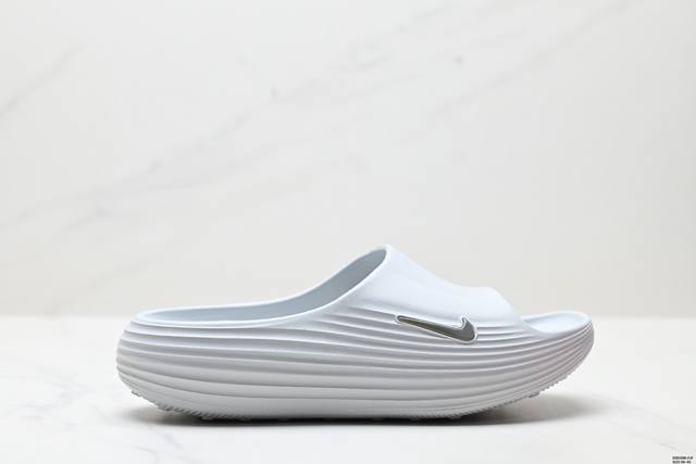 公司级Nike Reactx Rejuven8 Slide耐克 简约舒适 洞洞鞋 由兼具轻便性和耐用性的Eva泡沫打造 拖鞋的外观十分吸引人 融合了舒适与时尚的