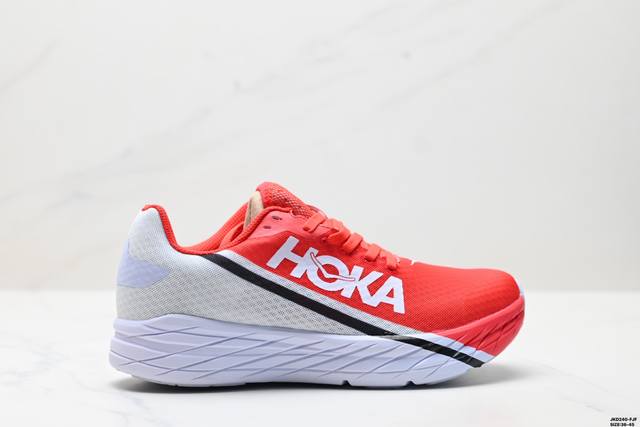 公司级Hoka One Oneu Rocket X 真碳大底 半透明蝉翼鞋面透气跑步鞋 技术合成网眼鞋面 提供如拥抱足部的贴合感 内部中底笼 提供轻量的如拥抱足