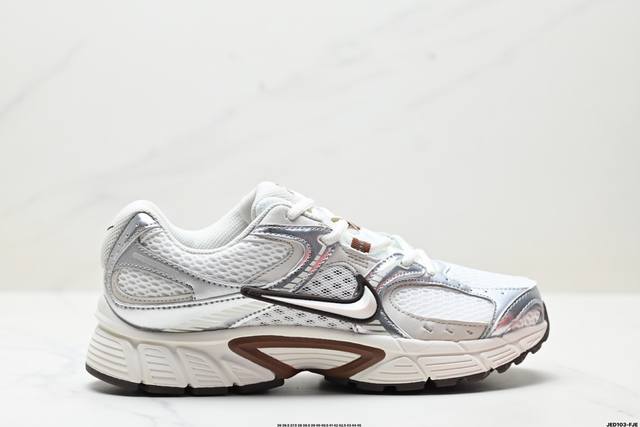 公司级Nike V5 Rnr 耐克 舒适百搭防滑耐磨 低帮休闲鞋 鞋面是大网孔设计 透气性超强 夏天穿完全不会闷脚 特别适合现在这种天气 中底是泡棉材质 脚感特
