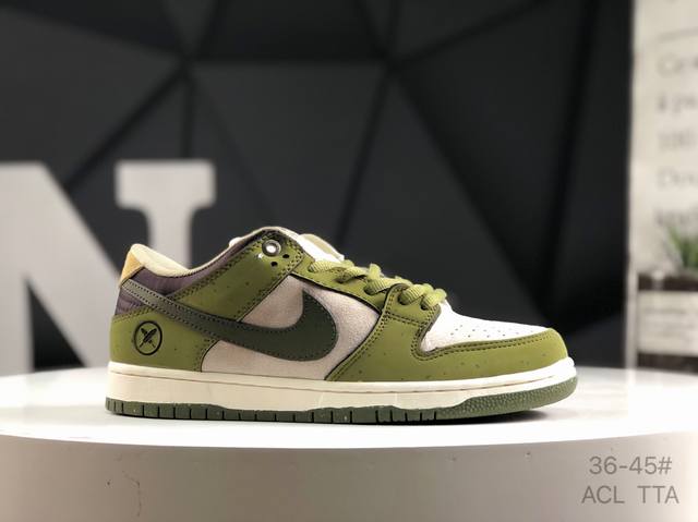 耐克 Nike Sb Dunk Low Se “All Petals United” 粉绿鸳鸯低帮休闲运动板鞋 Nike Dunk 的人气想必已经无需多言，就连