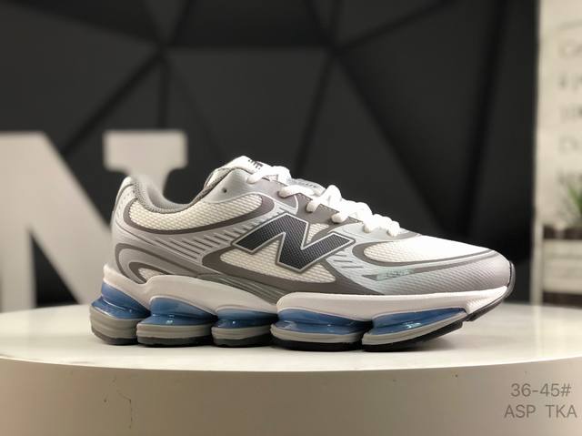 新百伦 New Balance Nb U 0Aa运动跑步鞋。此复刻经典鞋款，加入当下大热的户外元素，以曾经篮球鞋款型式样加以打造鞋款造型。编织鞋带以及加强稳固鞋
