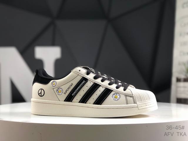 阿迪达斯 Ad Originals 贝壳头采用全新头层拼接皮革材质 后跟采用特色3D立体印字 渠道正品订单 诠释市场最高工艺水平 全鞋进口头层皮料打造 区别市面