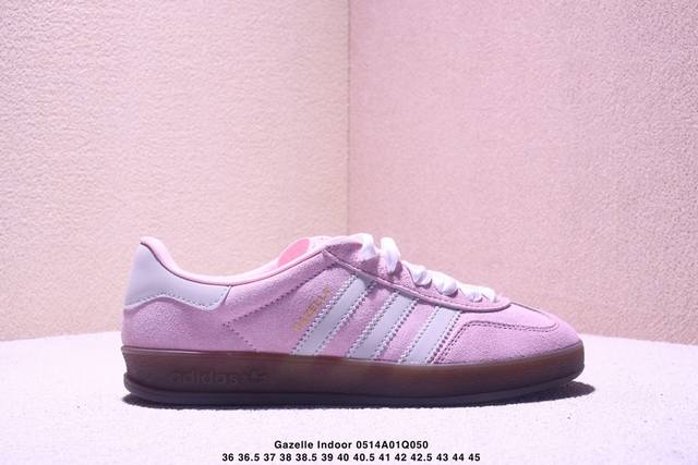 阿迪达斯 Adidas Originals Gazelle Indoor复古三叶草防滑透明橡胶板鞋经典运动鞋。这款经典鞋,忠于原版设计,缀撞色三条纹和鞋跟饰片。
