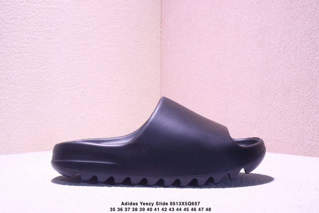 west X Adidas Yeezy Slide Glow Green 椰子户外风格沙滩涉水百搭运动穿搭拖鞋拖鞋 Yeezy Slide 采用 Eva 泡棉以