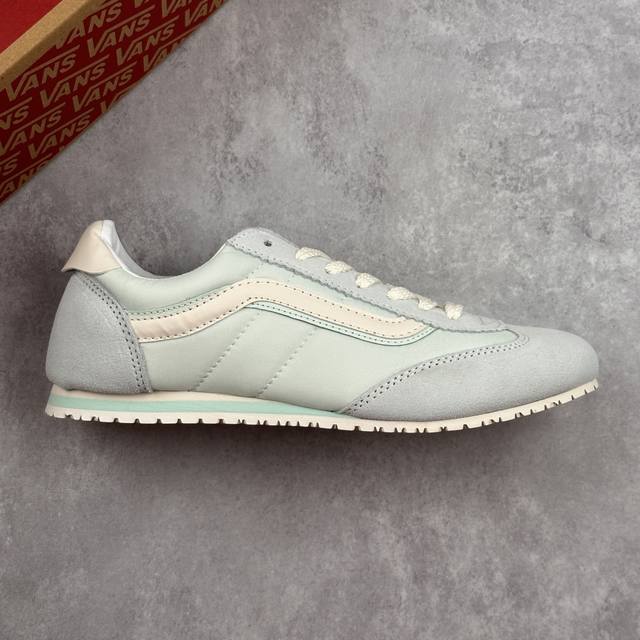 本地 核心私 Vans范斯新款Siper Lowpro低帮休闲鞋复古百搭板鞋 早春复古风，Vans薄底鞋来助力！春天已经悄悄来临，上海的阳光明媚得让人心情大好。