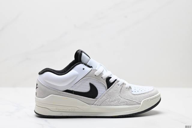 真标Air Jordan Stadium 90 Stadium Jordan Stadium 90充满了对Tinkerhathield 原创设计的致敬，包括中足