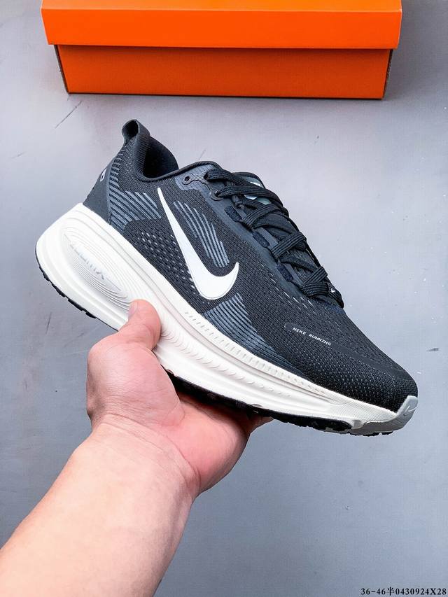 nike Air Zoom Vomero 18 缓震透气休闲慢跑鞋 新版Vomero结合全新Zoomx和Reactx泡绵 提供双重缓震效果 铸就非凡迈步体验 0
