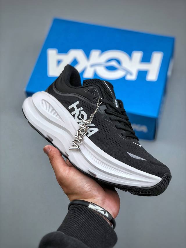 hoka One One Bondi 9 Wide 邦迪九代舒适防滑耐磨低帮休闲跑步鞋 相比常规跑鞋，Hoka One One特别研发使用性能独特的几何形跑鞋中