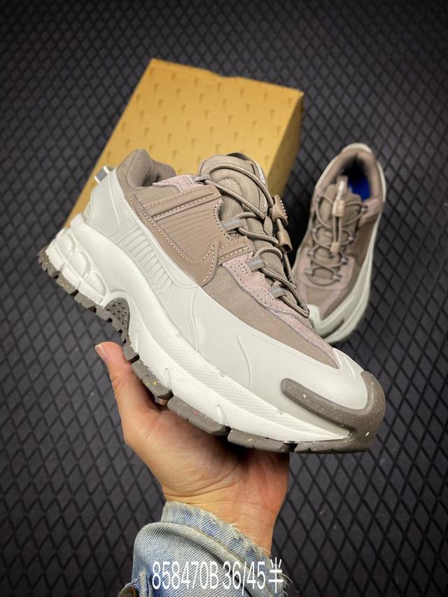 b 耐克Nike Zoom Vomero Roam 5 Roam 复古跑五代休闲运动慢跑鞋 简洁设计 功能性强 防水防撕裂鞋面 鞋带也改成了束绳设计 上脚机能风