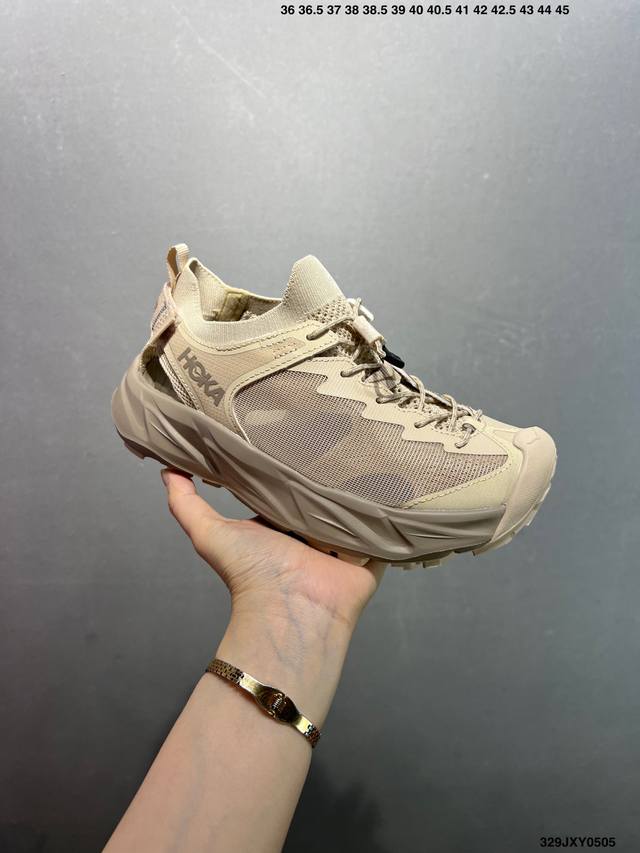 公司级Hoka One One Hopara 2 石膏白 霍帕拉2休闲户外涉水溯溪凉鞋 作为先锋品牌的 Hoka One One总是以独特的方式，Hopara是