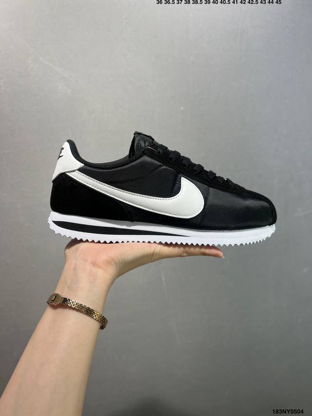 nike Classic Cortez 耐克经典轻便舒适阿甘鞋休闲跑步鞋运动鞋 纯粹而执着的精神 使得Cortez种在了一代人的心里 无论是否喜欢它复古的鞋型