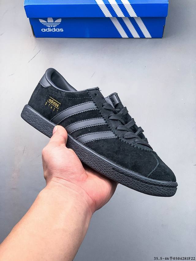 阿迪达斯Adidas Stadt经典麂皮薄底运动板鞋 T头鞋 皮革和绒面革经典运动鞋以典藏足球鞋为灵感这款Stadt经典运动鞋植根足球传统，以别致皮革鞋面和绒面