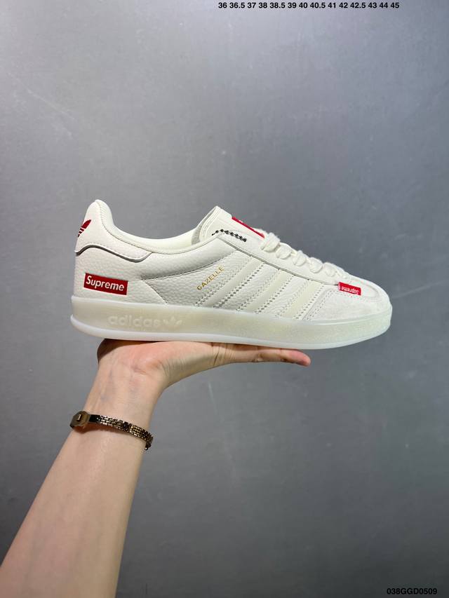 公司级 Ad Original Samba Og 复古经典轻便板鞋 口碑大厂出品 正确烫金高频细节 原装纳米超迁皮料 独家私模橡胶大底 原盒原配 这款桑巴鞋展示