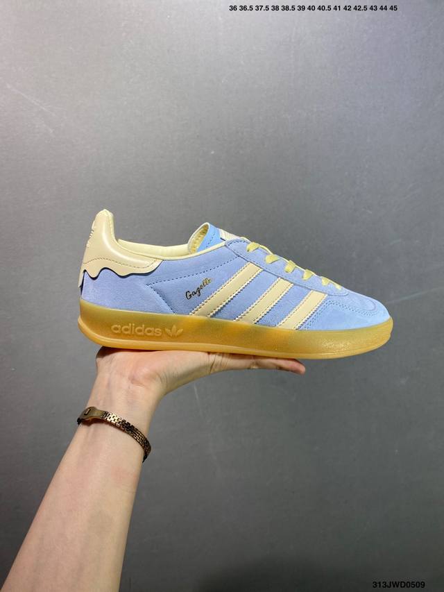 公司级Adidas Originals Gazelle Indoor 三叶草休闲防滑耐磨低帮板鞋 鞋头出色设计 塑就出众贴合感 稳固的后跟贴合足部曲线设计 软弹