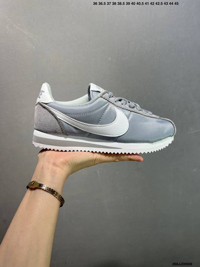 nike Classic Cortez 耐克经典轻便舒适阿甘鞋休闲跑步鞋运动鞋 纯粹而执着的精神 使得Cortez种在了一代人的心里 无论是否喜欢它复古的鞋型