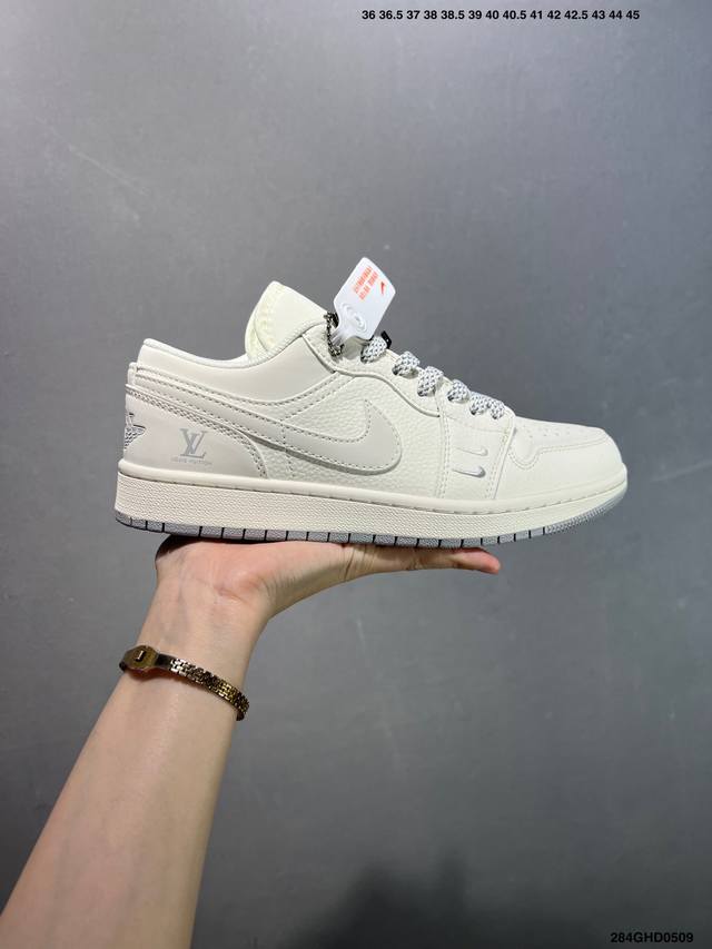 公司级Air Jordan 1 Low Aj1 乔1 Lv联名 高端定制 低帮复古篮球鞋 #定制鞋盒 大厂纯原品质出货 超高清洁度 皮料切割干净无任何毛边 细节