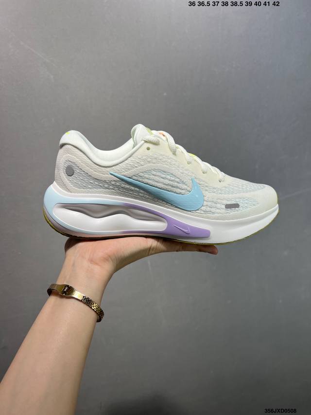 公司级Nike Journey Run 耐克 缓震 跑步鞋 使用了新型的缓震材料 脚感偏韧 官方货号:Hv1798-141 尺码:40-45 Id:356Jxd