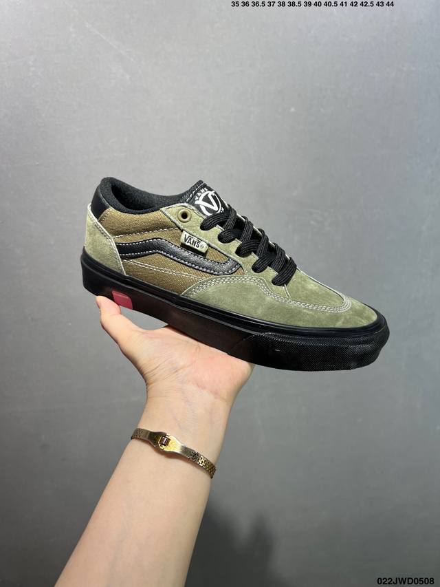 公司级Vans Classics Knu Skool 苏格兰格纹拼接 厚鞋舌面包鞋 Vans联名超火的土豆鞋，复古经典，鞋头放大、包边上移加厚、鞋舌加厚。Van