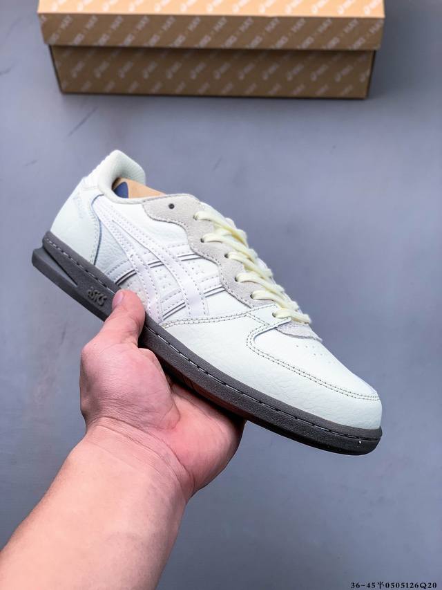 集图 Hay X Asics Skyhand Og 联名款休闲百搭板鞋 来自丹麦的家居品牌Hay一直以来都秉承着“每个人都应当享有优质的设计”的理念。 此次与A