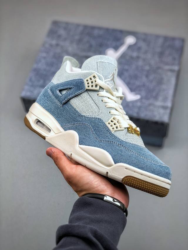 air Jordan 4 Denim Worn Blue Aj4 乔4水洗丹宁 Ib6716-100 #整双鞋采用深浅双色水洗丹宁面料覆盖鞋身，刻意保留粗犷车缝
