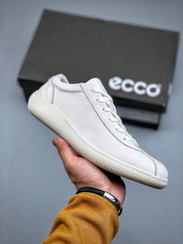 ecco 爱步 #经典和现代工艺品质融合 精选小牛皮面料 百搭潮流 减震 舒适性相当不错 版型楦型非常到位上脚 专柜热销款 独有鞋型设计 特有Logo车边 特别