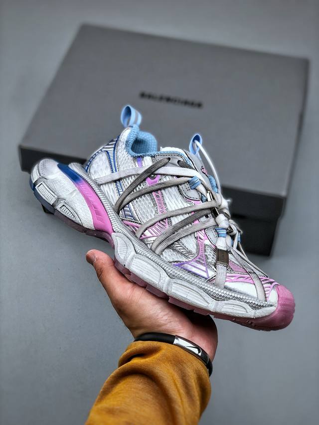 balenciaga巴黎世家 3Xl 绑带新款蜘蛛侠蓝粉渐变老爹鞋原厂组合大底 原厂鞋面做旧细节见高清实拍 该有的材料配置、做工工艺和配套配件全部拉满 货号73