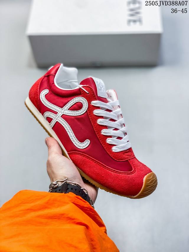 配件丢失扣10元 Loewe罗意威 Ballet Runner 小牛皮 圆头系带 低帮 生活休闲鞋 罗意威全新版大头运动鞋Ballet Runner ，以其独特