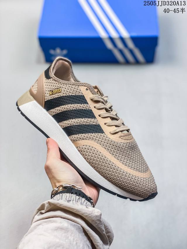 阿迪达斯Adidas N-5923三叶草 透气小Iniki 伊尼基复古跑步鞋。 采用针织透气网面头层牛皮革 货号:H P12710 尺码:40-45半 Id:1