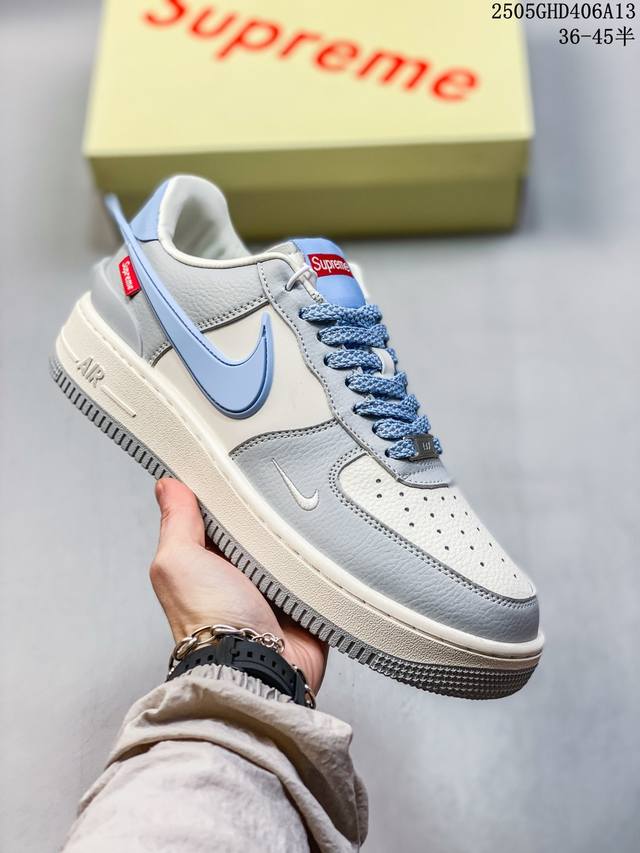 海外限量发售！公司级Nike Air Force 1 '07 Low “Supreme联名 浅蓝大勾”空军一号 低帮 运动鞋 休闲鞋 折边针车 工艺难度大 原楦