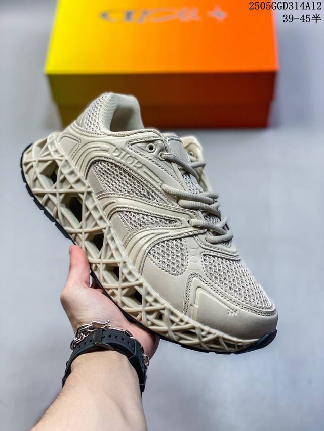 dior 迪奥 高奢品牌 彰显高级气质 Dior 运动鞋低帮系列复古休闲鞋时尚慢跑鞋厚底老爹鞋圆头系带 运动跑鞋 生活休闲鞋 男款 时髦单品 时尚百搭 复古老爹
