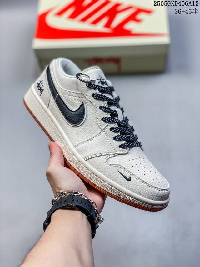 海外爆款限量发售！Nike Jordan Air Jordan 1“斯图西联名 黑勾生胶” 高端定制 低帮 复古 减震 防滑 耐磨 篮球鞋 定制鞋盒 大厂纯原品