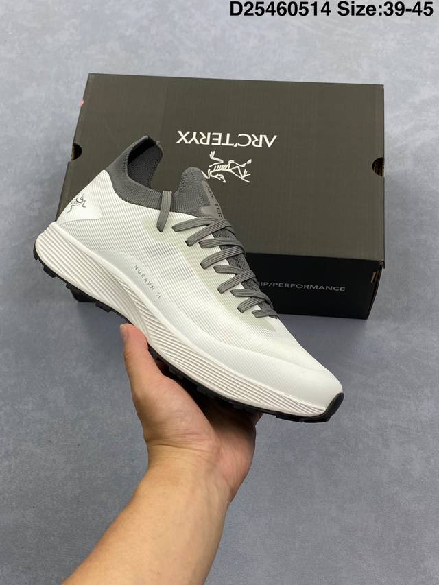 公司级Arcteryx始祖鸟 Norvan Sl 3 覆盖防水 低帮户外登山徒步鞋 特有的独立衬垫 穿着更合脚 带有Gore-Tex防水内衬 提供透气性和防风雨