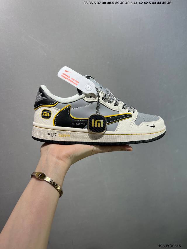 公司级Air Jordan 1 Low Og ”高端定制“ 大厂纯原工艺 原楦原纸板 原厂头层皮料 铸造最完美鞋型 一眼区别任何市售土肥圆版本 中底 背胶 皮料
