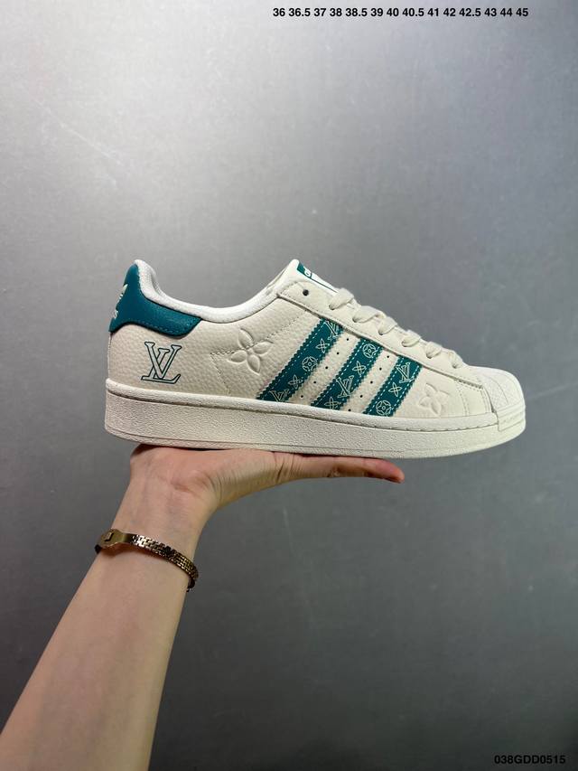 公司级Adidas Originals Gazelle Indoor 三叶草休闲防滑耐磨低帮板鞋 纯原版本 鞋头出色设计 塑就出众贴合感 稳固的后跟贴合足部曲线