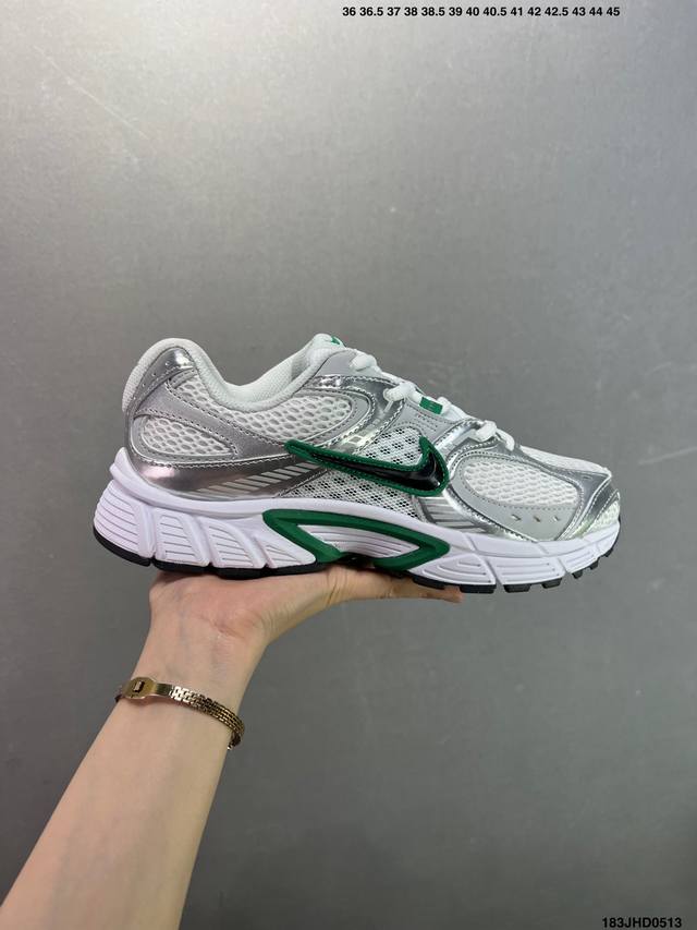 公司级Nk V5 Rnr系列 白棕 复古Y3K风格舒适百搭跑步鞋 融合了复古与现代设计元素，轻量化设计，鞋面采用透气网眼材料，搭配轻质泡沫中底，缓震舒适，适合日