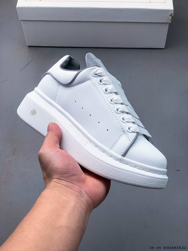 集图 Alexander Mcqueen 麦昆 经典款 想不出有任何理由不收它！面料采用进口丝绸亚光原版牛皮 最新材料 水染羊皮内里，牛皮垫脚 原版大底 回弹度
