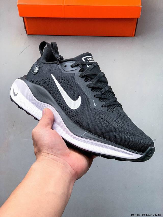 集图 Nike Reactx Infinity Run 5 马拉松轻便跑步鞋 轻量鞋面搭配位于足弓处的全新板带设计，细致包裹双脚，为Nike飞马带来更稳固可靠的