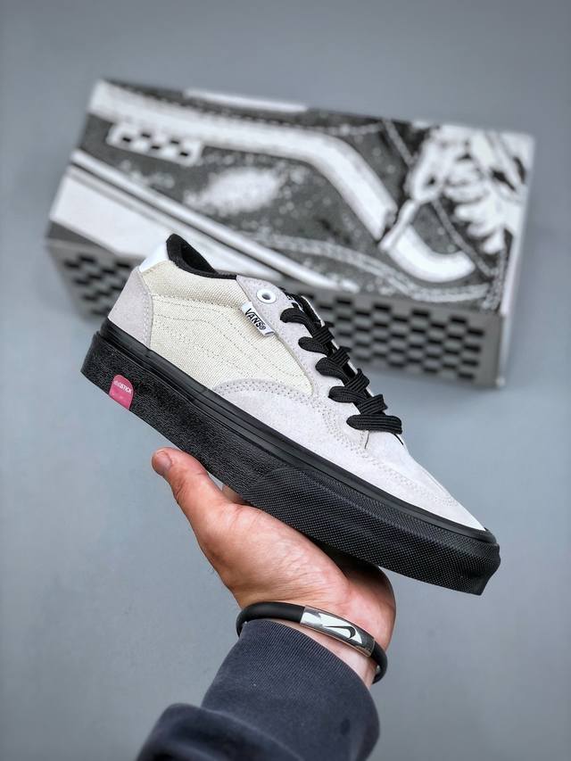 vans Skate Rowan Pro 经典百搭 轻便舒适专业滑板鞋 鞋底处的小心机脚能很好的释放脚底压力 尺码：35-44 半