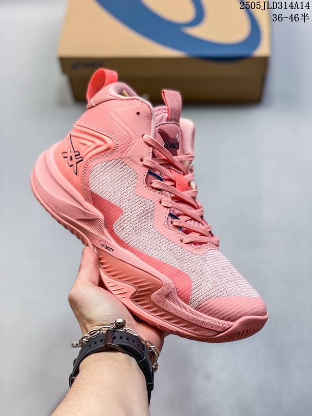 亚瑟士 Asics 篮球鞋巴黎奥运款中帮缓震Nova Surge 3 Paris运动男款篮球鞋 巴黎奥运款。亚瑟士Nova Surge 3实战篮球鞋，外形简洁流